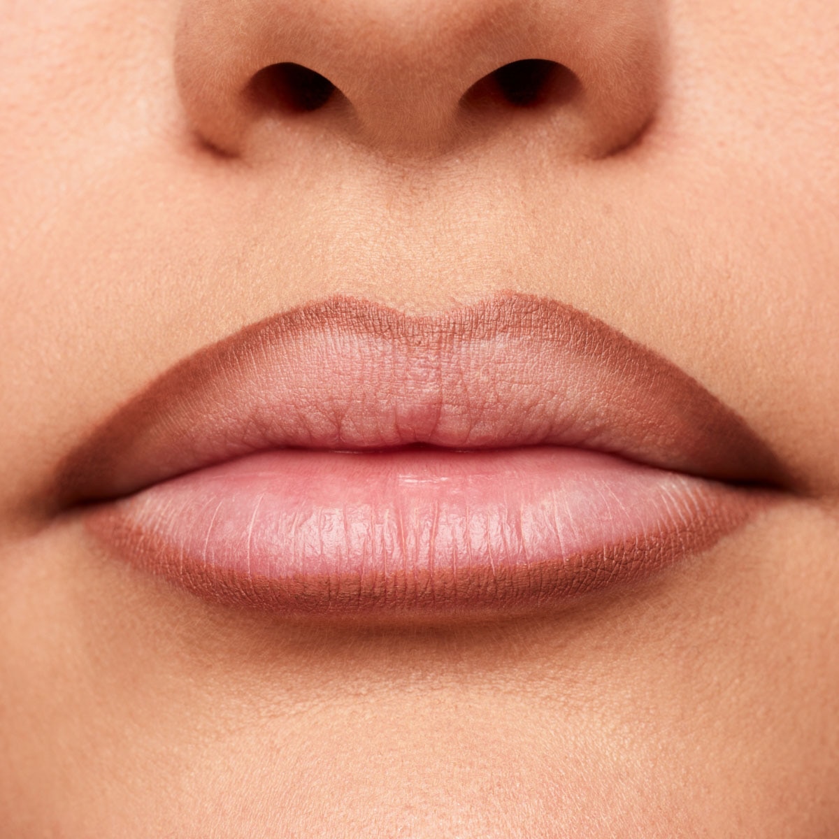 TRACE'D OUT PENCIL LIP LINER (DELINEADOR PARA LABIOS)